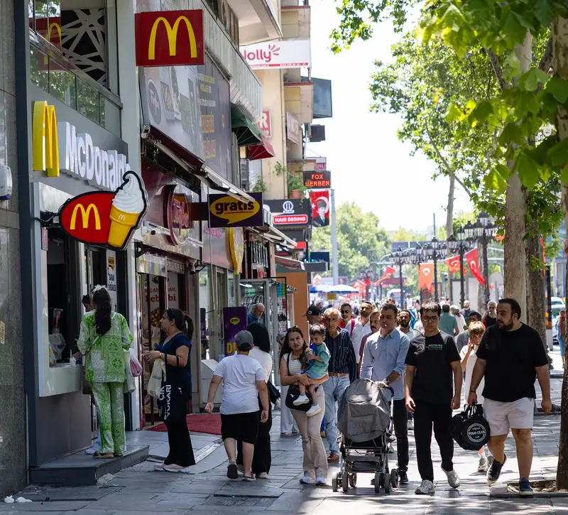 Κατέρρευσε η καταναλωτική εμπιστοσύνη στην Τουρκία μετά την κρίση στα επενδυτικά funds, βουτιά 7,7%