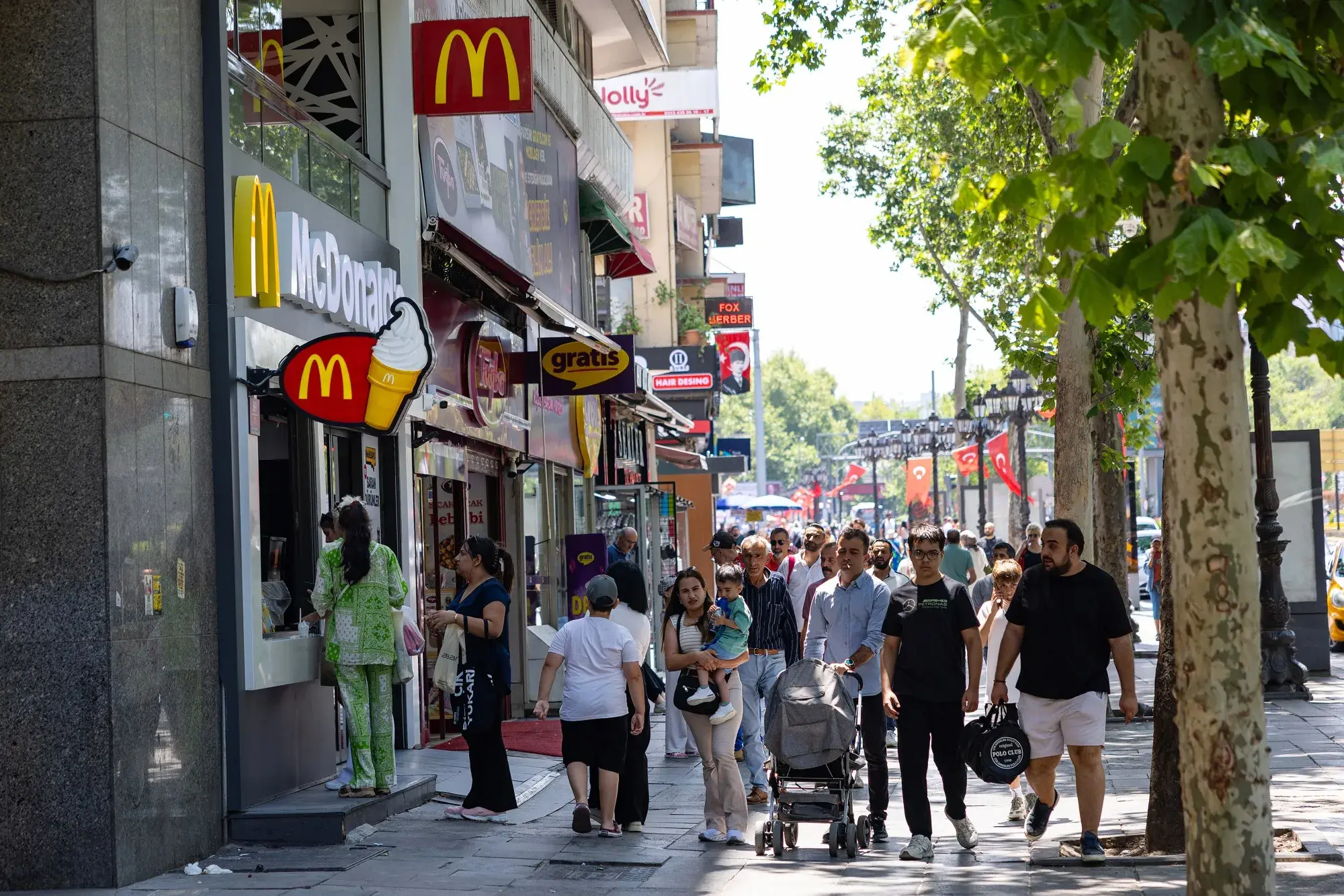 Κατέρρευσε η καταναλωτική εμπιστοσύνη στην Τουρκία μετά την κρίση στα επενδυτικά funds, βουτιά 7,7%