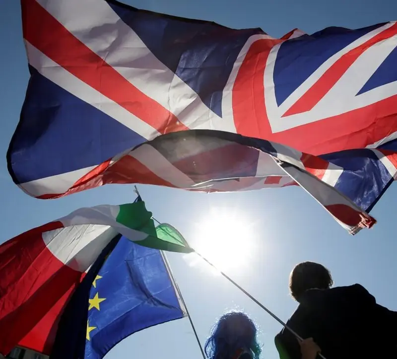 Economist: Μετά το Brexit το Bre-entry - Θα επιστρέψουν οι Βρετανοί στην αγκαλιά της ΕΕ;