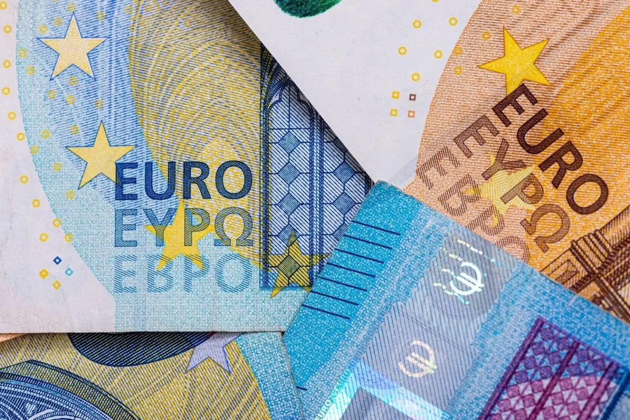 Συμφωνία της ΕΕ για τις τιτλοποιήσεις ξεκλειδώνει δισεκατομμύρια από τις τράπεζες για ανάπτυξη και άμυνα