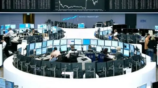 Ευρωαγορές: Θετικό κλείσιμο εβδομάδας με φόντο τη διπλωματία και τα ανησυχητικά στοιχεία