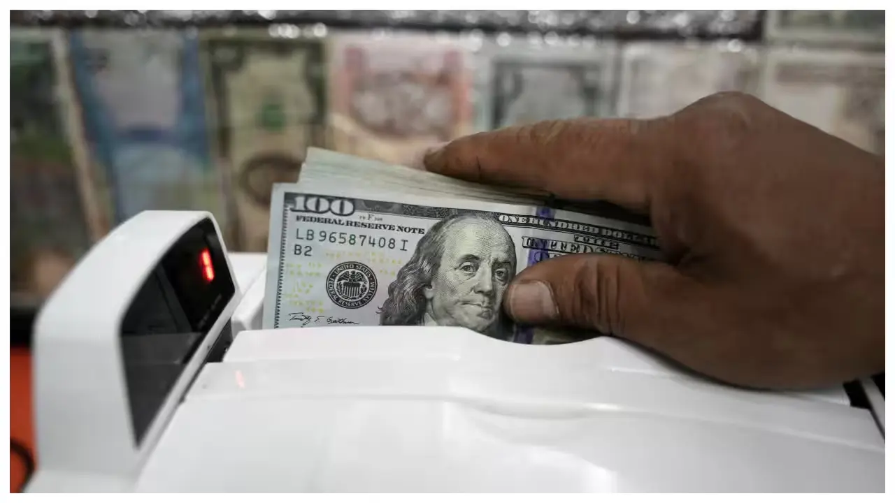 Ο πόλεμος ενίσχυσε το μερίδιο του δολαρίου στο παγκόσμιο εμπόδιο