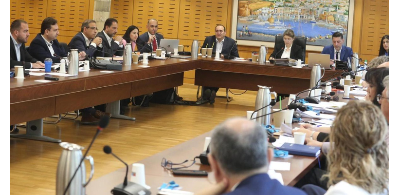 Νέο credit score και πρόταση για μεταβατική φορολογική ρύθμιση για stock options συζήτησε η Επ. Οικονομικών