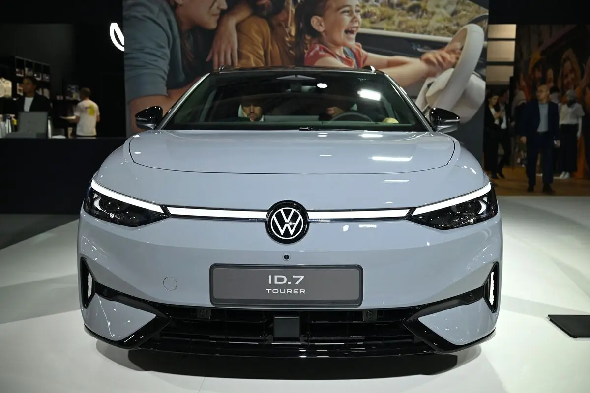 H Volkswagen «παγώνει» τις επενδύσεις στα ηλεκτρικά αυτοκίνητα στην Ινδία – Το deal με την JSW και οι περικοπές 15%