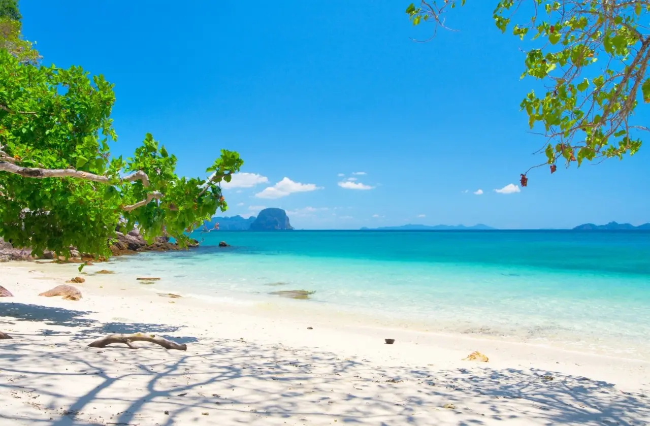 Ταϊλάνδη: Ο πόλεμος ρίχνει τις τιμές – Εκπτώσεις έως 70% στα πολυτελή ξενοδοχεία