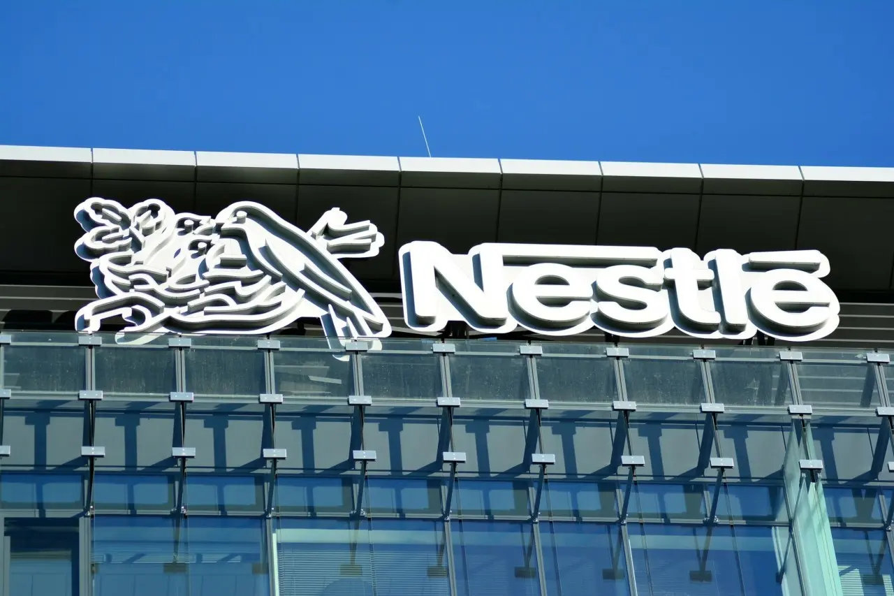 Nestle: Πωλεί το 50% της δραστηριότητας εμφιαλωμένου νερού έναντι 3 δισ. ευρώ