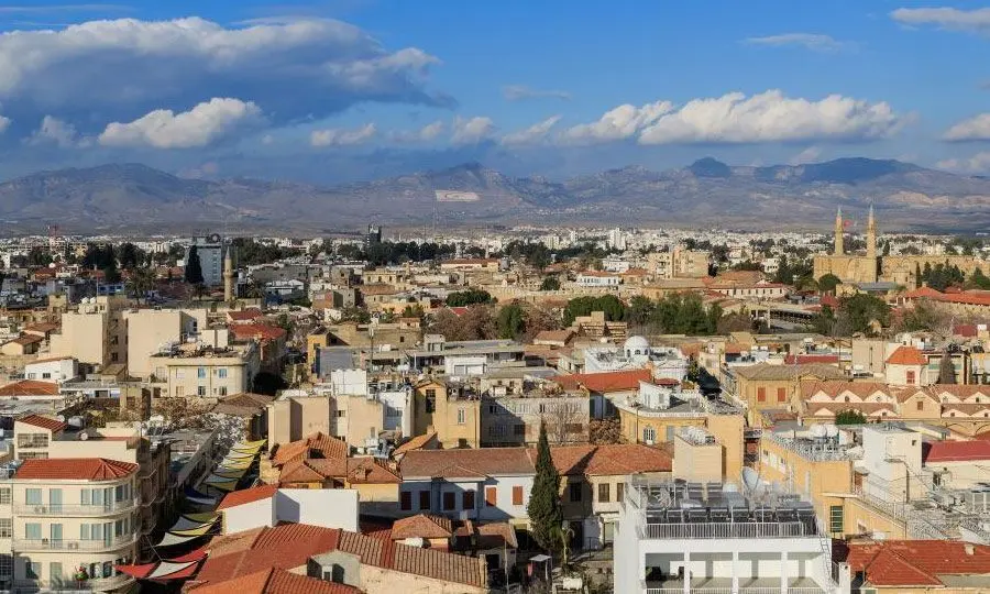 Απαντά στις αιχμές για τις 1.000 σκάλες γης η Υπηρεσία Τ/κ Περιουσιών – «Οι συμβάσεις τερματίστηκαν το 2024»