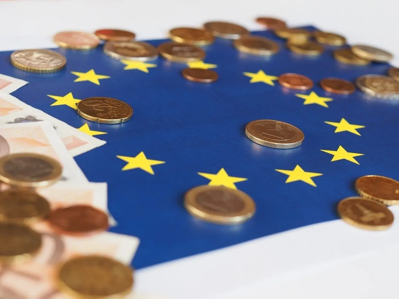 Επιβράδυνση για την επιχειρηματική δραστηριότητα της Ευρωζώνης τον Οκτώβριο – Η Γαλλία φρέναρε τον PMI