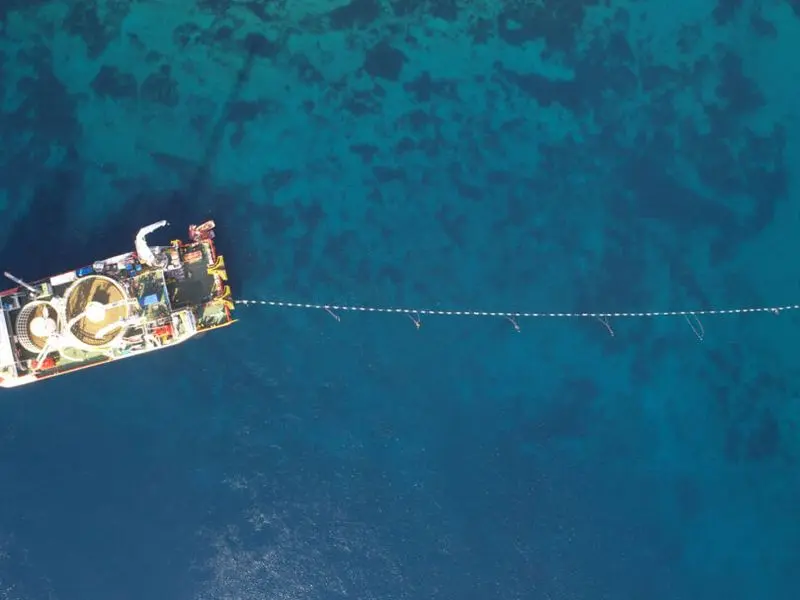 Ηλεκτρική διασύνδεση: Εκκρεμούν οι μελέτες, κρατά αποστάσεις ο ΥΠΟΙΚ