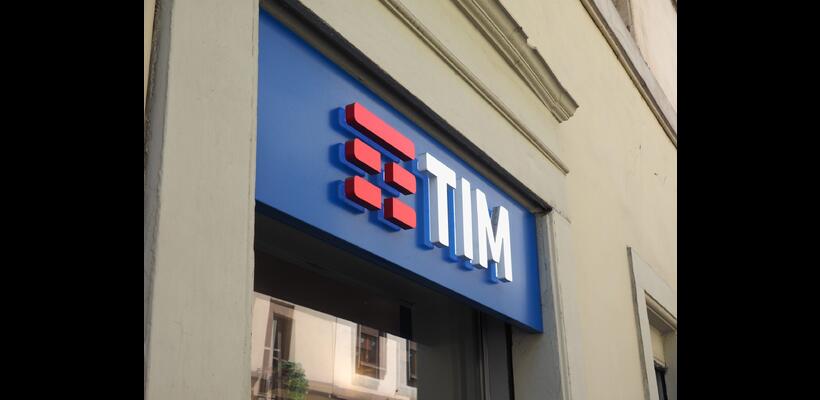 Πρόταση-μαμούθ 10,8 δισ. ευρώ της Poste για την πλήρη εξαγορά της Telecom Italia