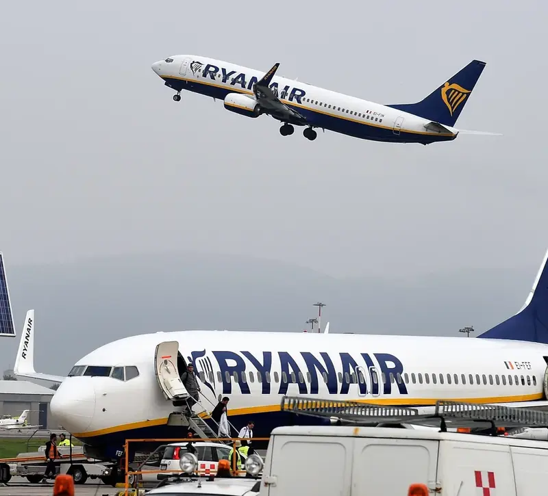 Ryanair: «Φρένο» στις χειμερινές πτήσεις λόγω ακριβού πετρελαίου
