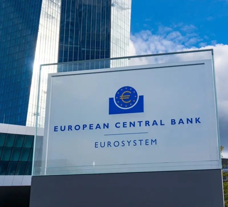 ΕΚΤ: «Σήμα» στις τράπεζες για χρήση των τακτικών δανείων καθώς η ρευστότητα στερεύει