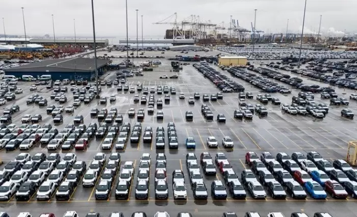 Made in Europe: Πώς η ΕΕ μπορεί να μειώσει το κόστος των μπαταριών για τα ηλεκτρικά αυτοκίνητα