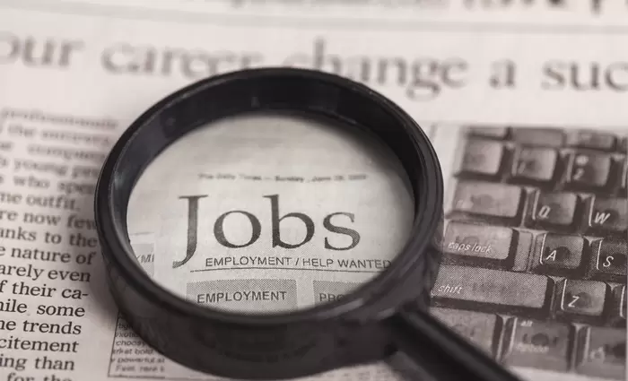 Η πανδημία μείωσε τις κενές θέσεις στην αγορά εργασίας