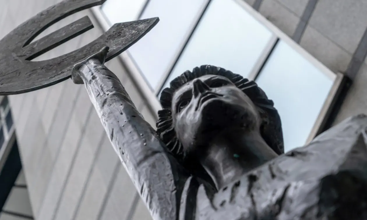 Πώς βλέπει ο γερμανικός Τύπος την διαμάχη για το κορωνο-ομόλογο;