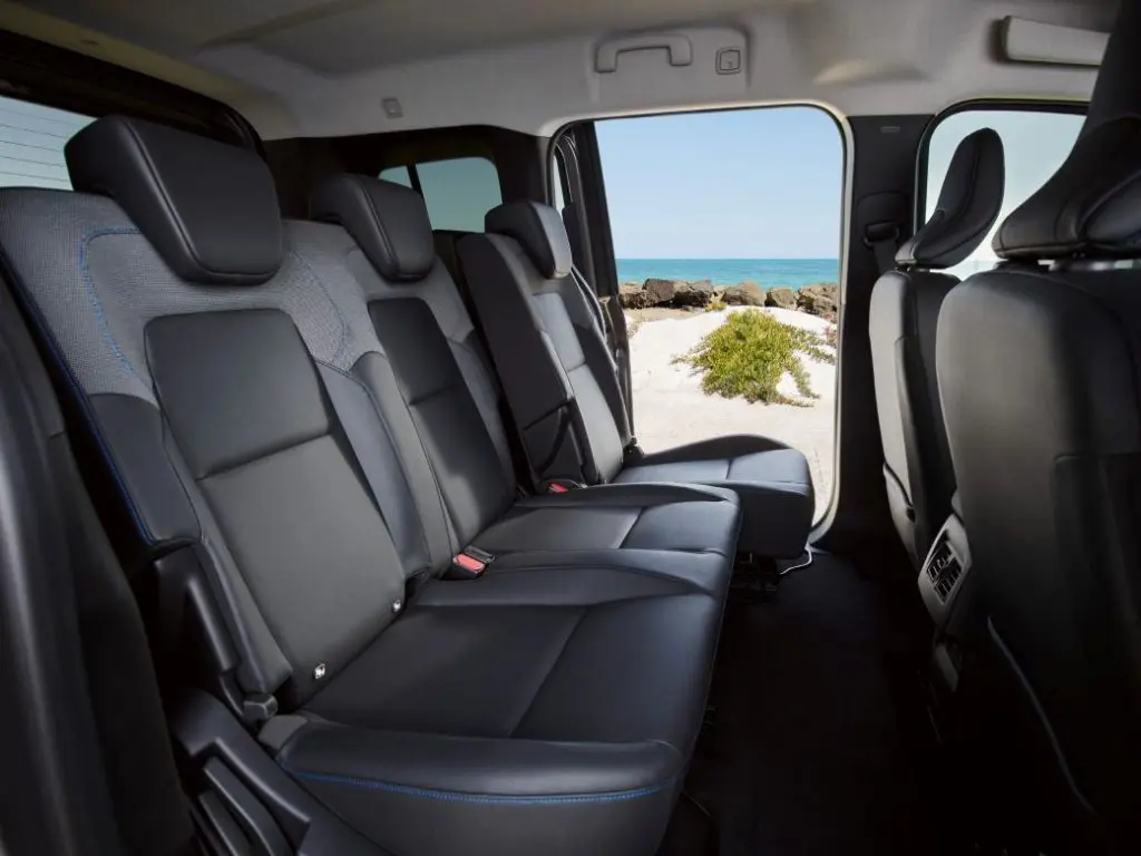 Ντεμπούτο για το ηλεκτρικό επιβατικό Nissan Townstar Combi