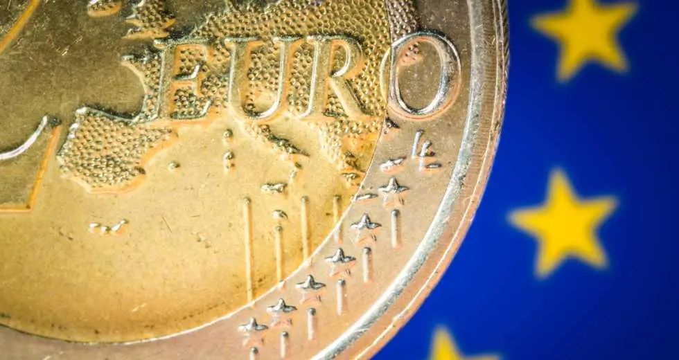 Ευρωζώνη: Ποιες είναι οι 2 μεγάλες απειλές του 2025