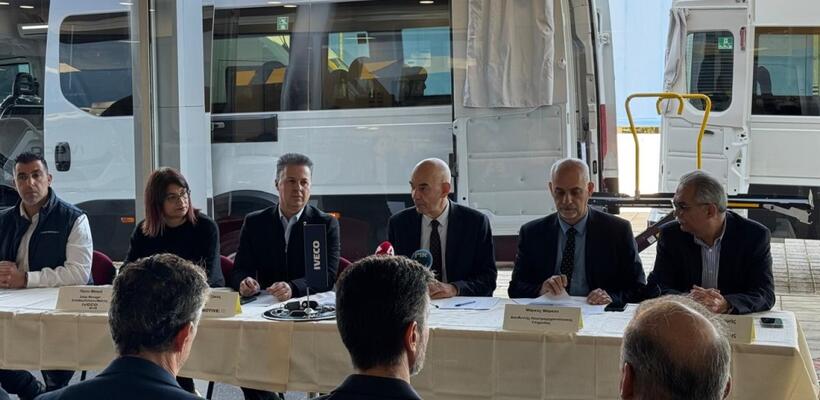 Παράδοση λεωφορείων για ΑμεΑ από την CTC Automotive Ltd στο Υπουργείο Μεταφορών, Επικοινωνιών και Έργων