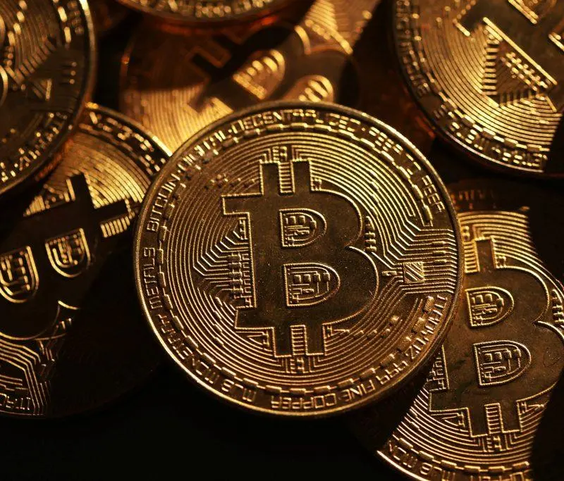 Bitcoin: Συνεχίζεται το ράλι – Κοντά στα 77.000 δολάρια