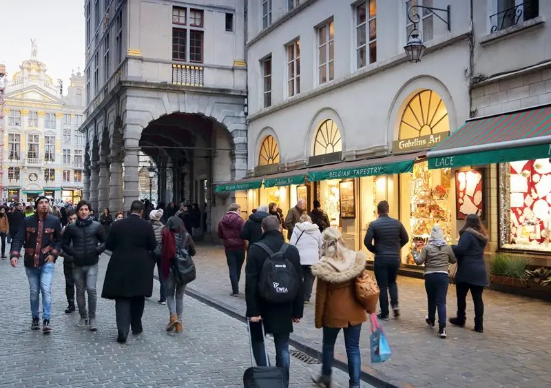 Η οικονομική δραστηριότητα της Ευρωζώνης υποχωρεί σε χαμηλό 10 μηνών εν μέσω φόβων στασιμοπληθωρισμού