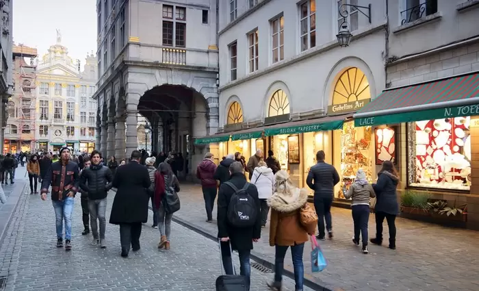 Η οικονομική δραστηριότητα της Ευρωζώνης υποχωρεί σε χαμηλό 10 μηνών εν μέσω φόβων στασιμοπληθωρισμού