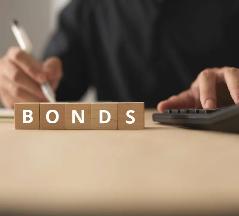 Εβδομάδα «θρίλερ» για τα παγκόσμια ομόλογα – Στα ύψη οι αποδόσεις λόγω του γεωπολιτικού αδιεξόδου