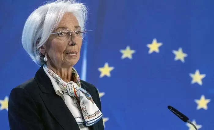 Αναλυτές: Σε λιγότερες μειώσεις των επιτοκίων από το αναμενόμενο θα προχωρήσει η ΕΚΤ (πίνακες)