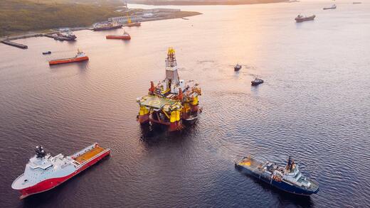 Ρωσία και Ιράν ρίχνουν τις τιμές για να καταφέρουν να πουλήσουν το πετρέλαιό τους στην Κίνα