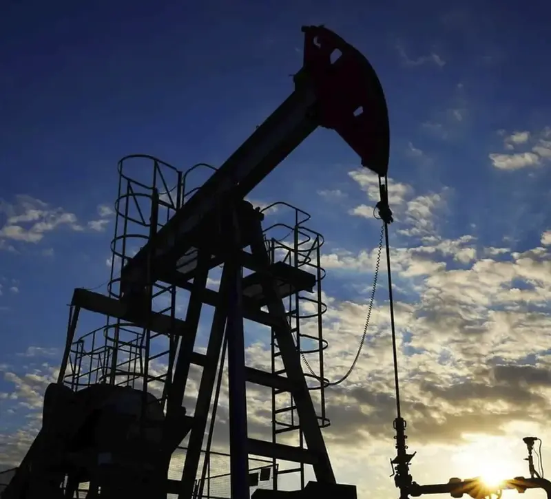 Πετρέλαιο: Στα 105 δολάρια το Brent καθώς οι αγορές παραμένουν επιφυλακτικές