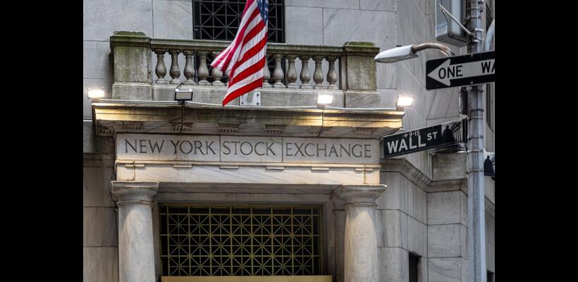 Wall Street: Η AI στηρίζει τις μετοχές παρά την άνοδο σε αποδόσεις ομολόγων και πετρέλαιο