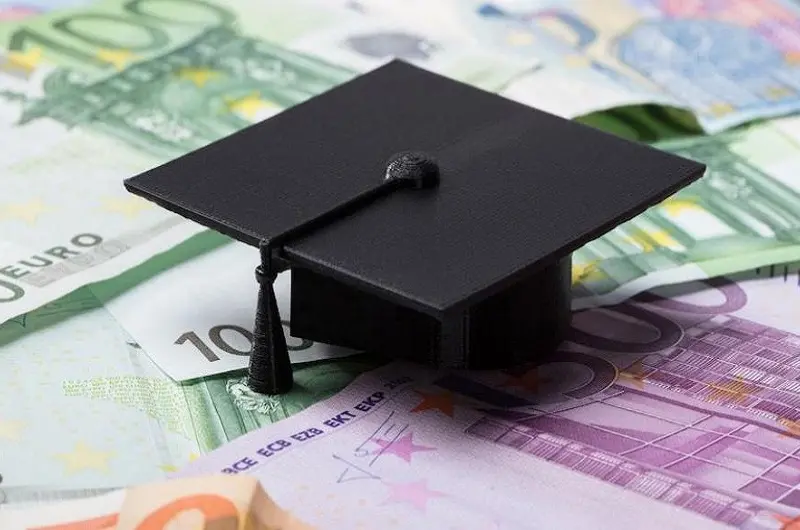 Παράταση για τη φοιτητική χορηγία μετά τα λάθη στις αιτήσεις