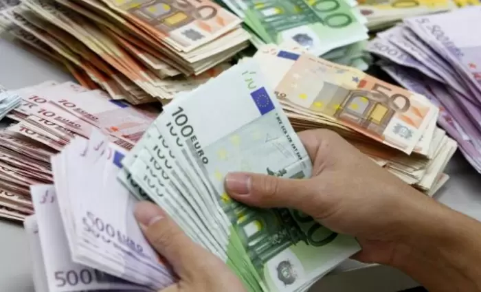 Αύξηση καταθέσεων και μείωση δανείων σημειώθηκε τον Αύγουστο
