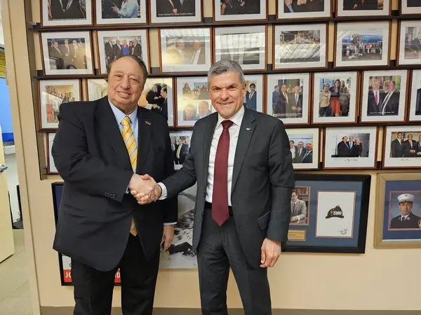 Στη Νέα Υόρκη για επαφές με επίκεντρο ενεργειακά και επενδύσεις ο Υπουργός Ενέργειας