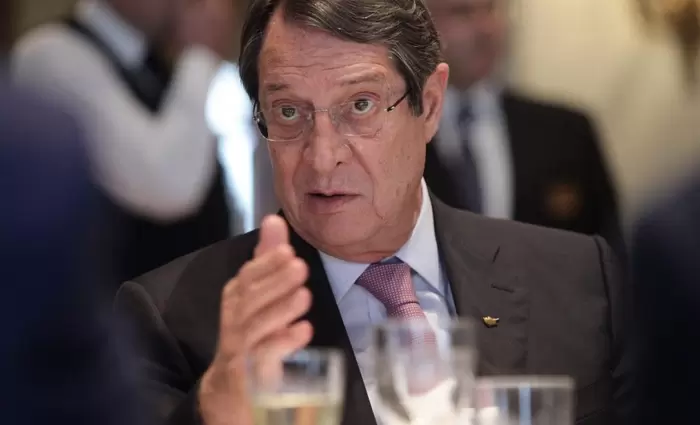 ΠτΔ: Έχει εξουσιοδοτηθεί ο ΥΠΕΣ για ανάκληση διαβατηρίων σε Ρώσους