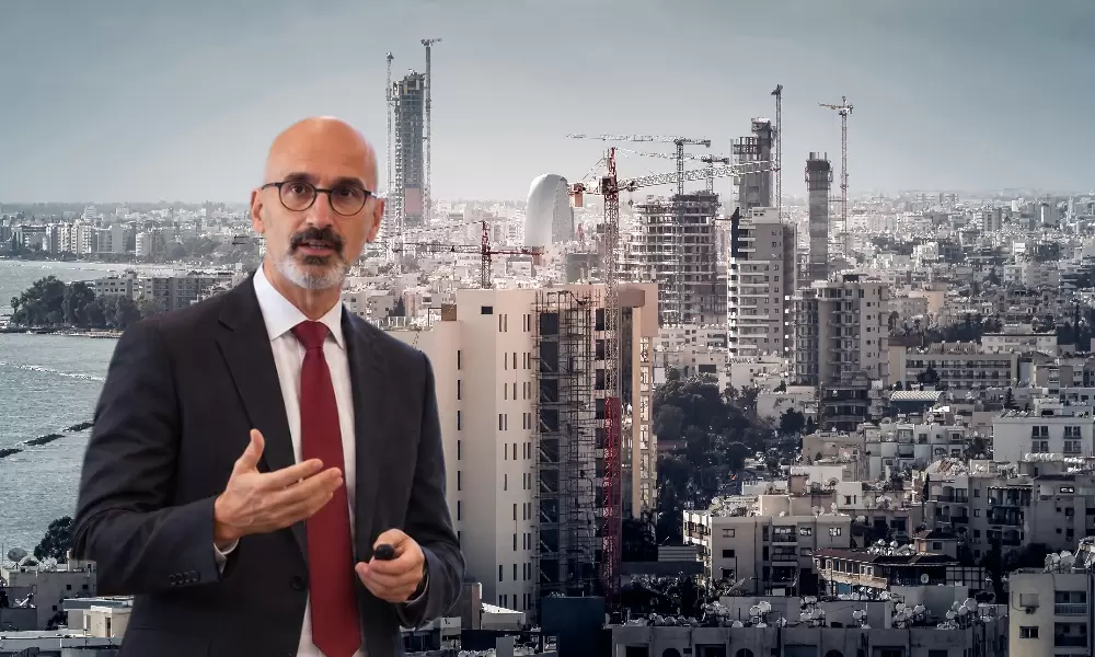 Στεγαστικό: «Δεν αρκεί να κτίζουμε περισσότερο» – «Πρέπει να αποσυνδέσουμε τη μόνιμη διαμονή από την αγορά ακινήτου»