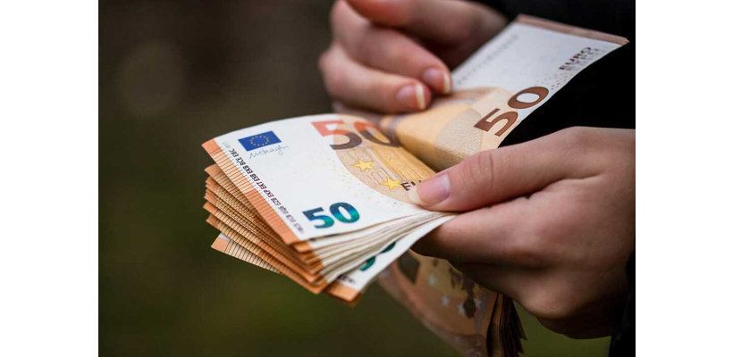 Έριξε ταχύτητα η αύξηση μισθών το δεύτερο 3μηνο – Στα €2.548 οι μέσες απολαβές