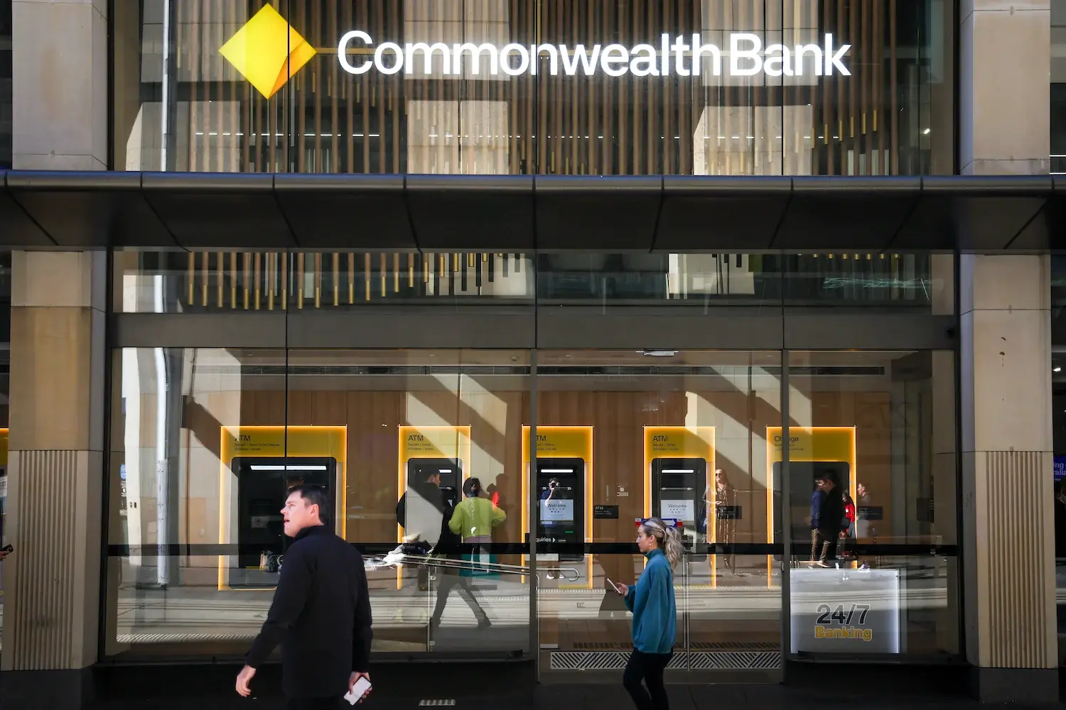 Commonwealth Bank: Απολύσεις και αλλαγές λόγω ΑΙ στη μεγαλύτερη τράπεζα της Αυστραλίας