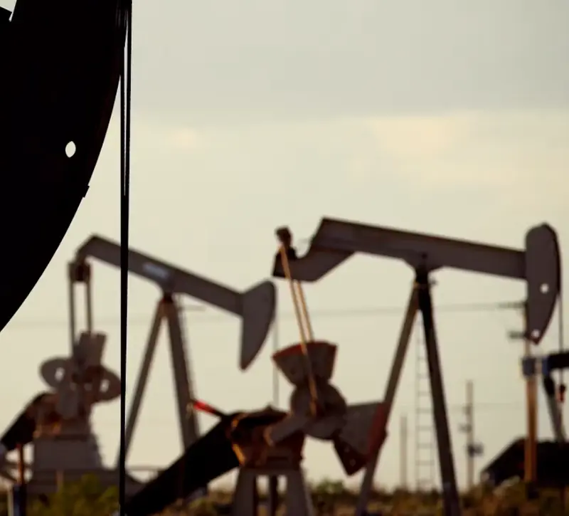 Υποχωρεί από τα υψηλά εξαμήνου το Brent προς τα $114 – Σενάριο για $150 σε περίπτωση νέας κλιμάκωσης