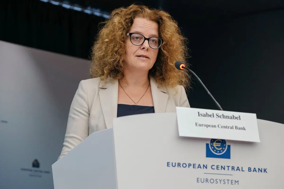 Σνάμπελ (ΕΚΤ): Η οικονομία είναι ανθεκτική – Χρειάζονται κι άλλες αυξήσεις επιτοκίων