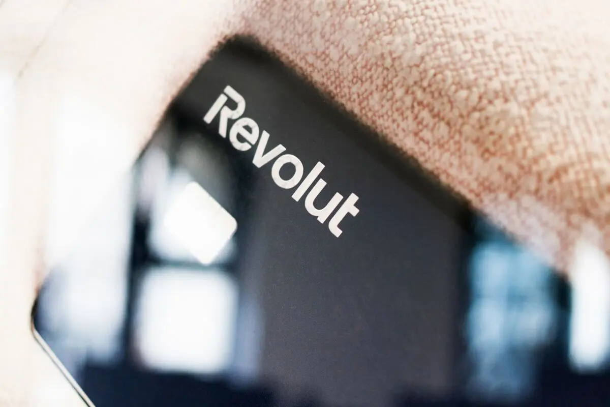Revolut: Μπαίνει στην παγκόσμια κούρσα των stablecoins με ψηφιακό νόμισμα συνδεδεμένο με το ευρώ