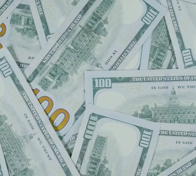 Swift: Η σύγκρουση στη Μέση Ανατολή ενίσχυσε τον ρόλο του δολαρίου