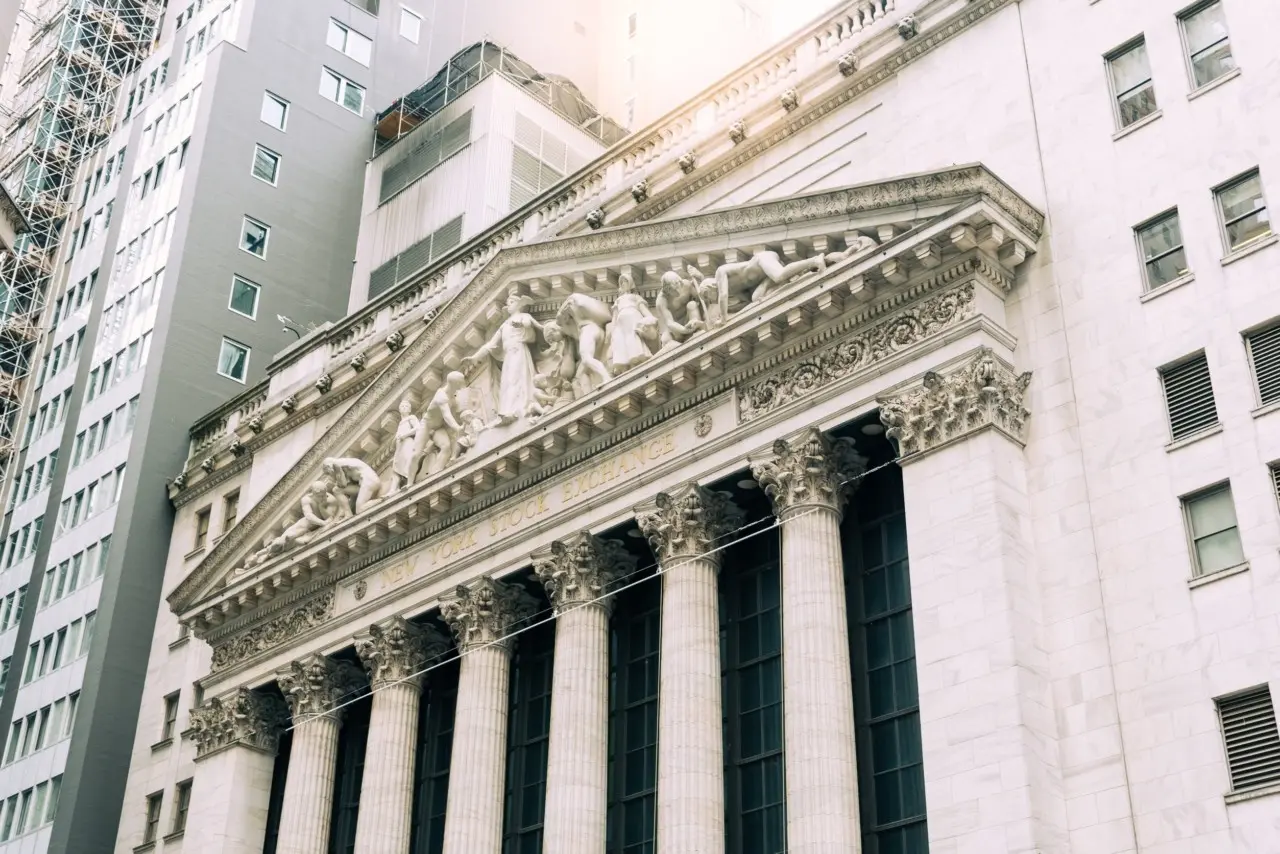 To πρόσφατο sell off στη Wall Street αποτελεί ένδειξη «υγιούς αγοράς», σύμφωνα με αναλυτές