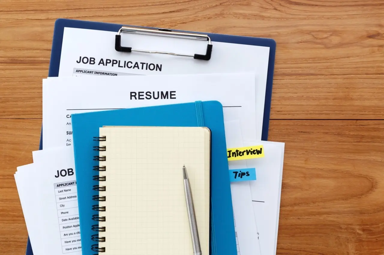 Αγορά εργασίας: Από το «mini retirement» στο job-apocalypse της AI και της αβεβαιότητας