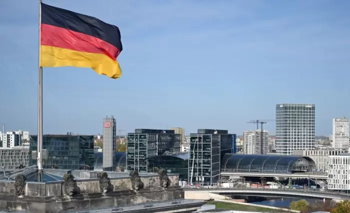 Εφιάλτης για τον Μερτς: Κίνδυνος να μειωθεί κατά 50% ο ρυθμός ανάπτυξης της Γερμανίας το 2026 λόγω Ιράν