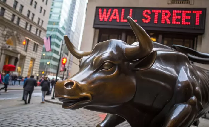 Wall Street: Ιστορικό ρεκόρ μπόνους $49,2 δισ. το 2025 παρά την αβεβαιότητα