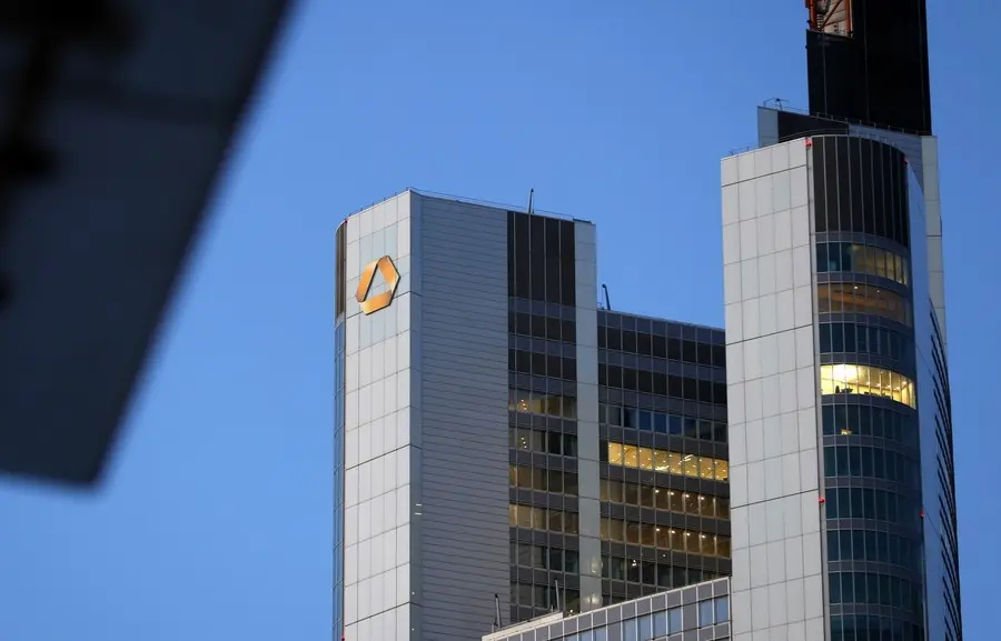 Commerzbank: Προχωρά σε buyback €1 δισ. – «Βλέπει» καθαρά κέρδη €2,5 δισ. για το 2025