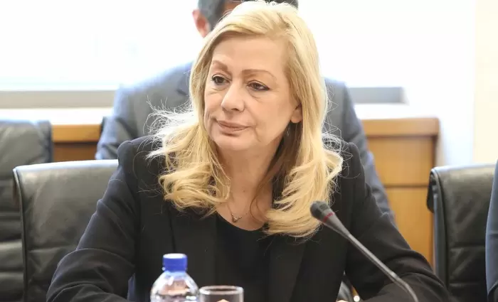 Έρχονται τα νομοσχέδια για τηλεργασία, γονική άδεια και δημόσια υπηρεσία απασχόλησης