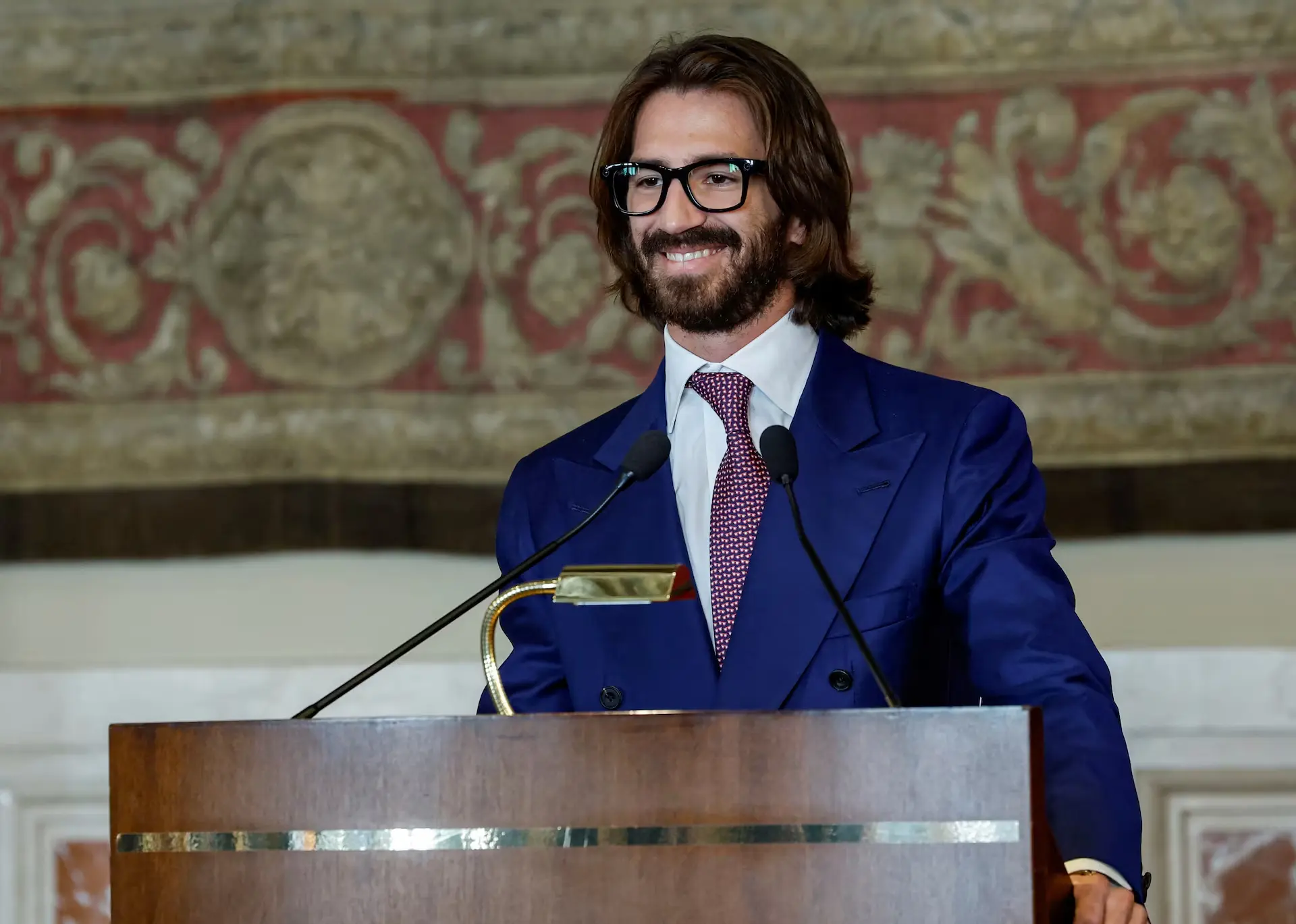 Η νέα δυναστεία των Ray-Ban: To deal των €10 δισ. που κάνει τον Λεονάρντο Μαρία ντελ Βέκιο κυρίαρχο της EssilorLuxottica