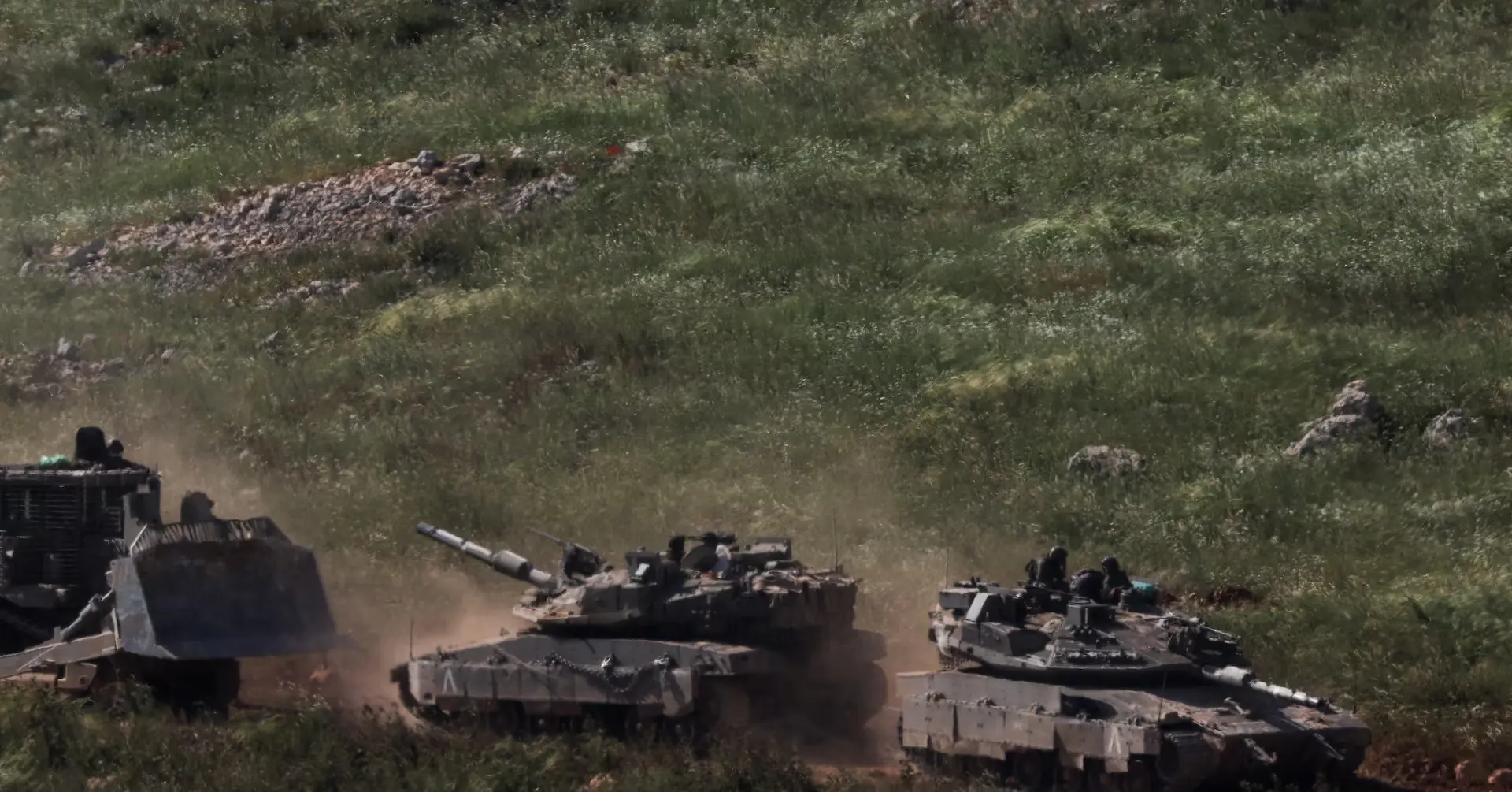 Κοντά στα $3 τρισ. οι παγκόσμιες στρατιωτικές δαπάνες το 2025