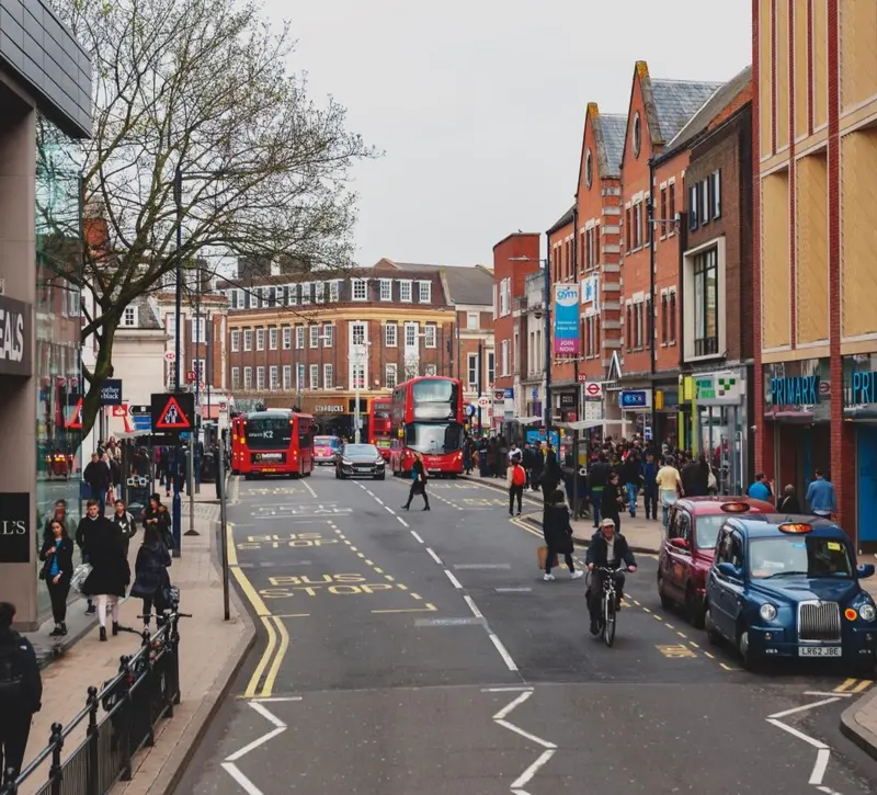 Βρετανία: Πτώση στις λιανικές πωλήσεις εν μέσω φόβων για πληθωρισμό και ενεργειακό σοκ